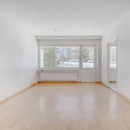 Rent this 3 bed apartment on Roihuvuorentie 6a in 00820 Helsinki, Finland