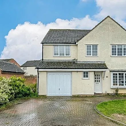Buy this 4 bed house on Foxcroft Drive in Carterton, OX18 3HT
