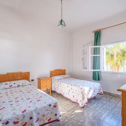 Rent this 4 bed apartment on 12580 Benicarló