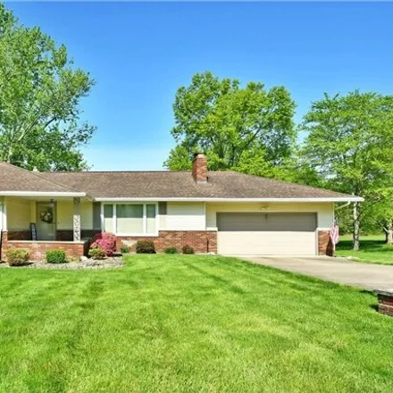 Buy this 4 bed house on 1388 Shannon Road in Girard, OH 44420
