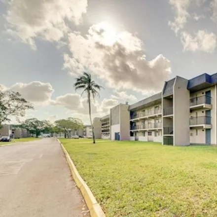 Buy this 1 bed condo on 8009 South Colony Circle in Tamarac, FL 33321