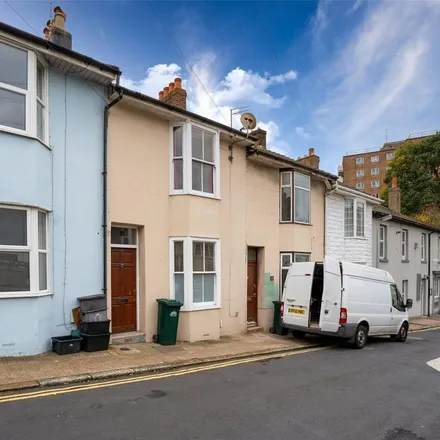 Rent this 2 bed townhouse on 51 Belgrave Street in Brighton, BN2 9NS