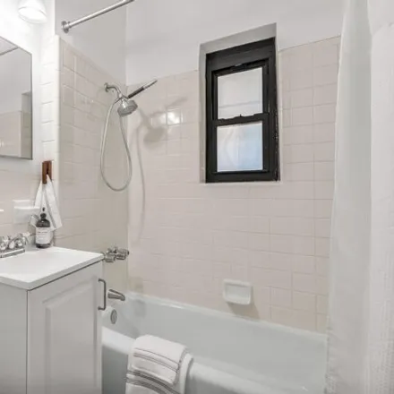 Image 6 - 232 East 6th Street, New York, NY 10003, USA - Apartment for sale