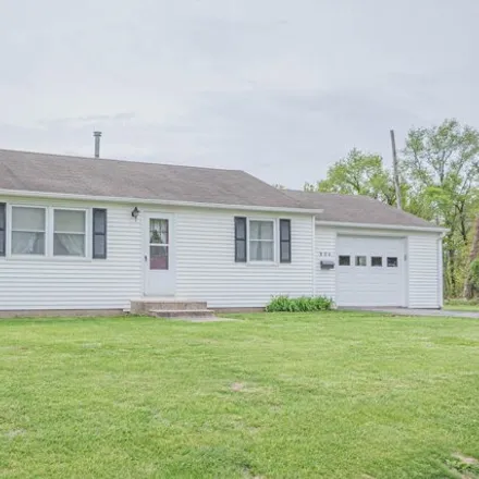 Buy this 2 bed house on 812 West Bourke Street in Macon, MO 63552