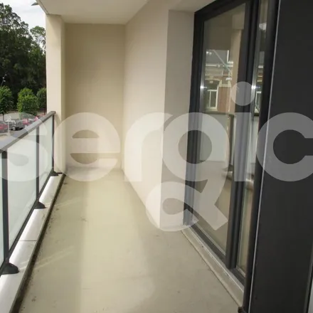Rent this 3 bed apartment on 27 Avenue Robert Schuman in 59370 Mons-en-Barœul, France