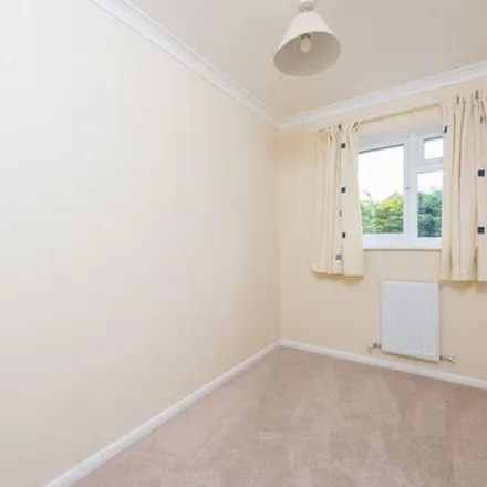 Rent this 3 bed duplex on Comfrey Close in Farnborough, GU14 9XX