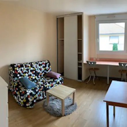 Image 2 - 26 Rue de Montholon, 01000 Bourg-en-Bresse, France - Apartment for rent
