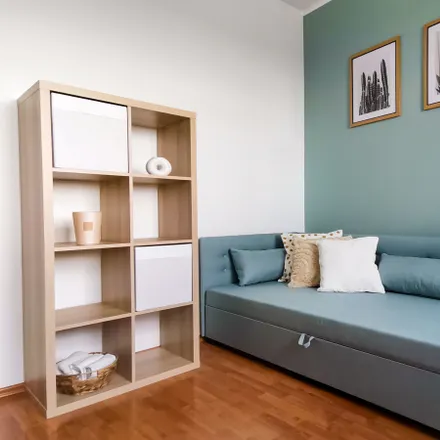 Rent this 3 bed room on Bratysławska 2 in 31-202 Krakow, Poland