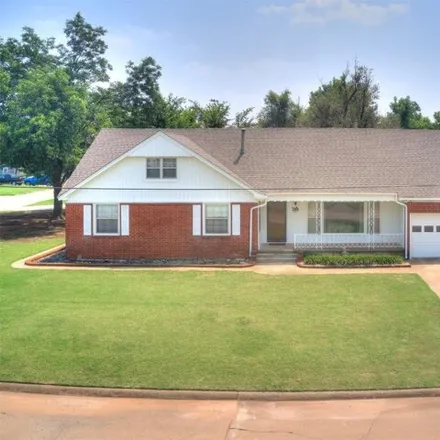 Buy this 5 bed house on 575 West Fay Avenue in Kingfisher, OK 73750