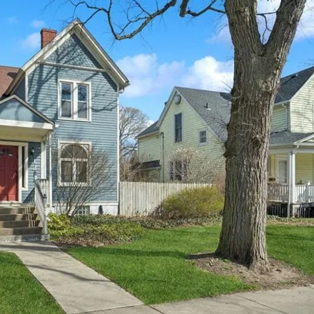 Buy this 4 bed house on 1211 Main Street in Evanston, IL 60202