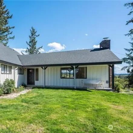 Buy this 5 bed house on 22059 Southeast 188th Street in Maple Valley, WA 98038