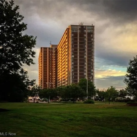 Image 1 - Winton Place Condominiums, Gold Coast Lane, Lakewood, OH 44107, USA - Condo for rent