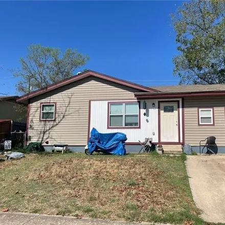Buy this 4 bed house on 883 Houston Street in Killeen, TX 76541