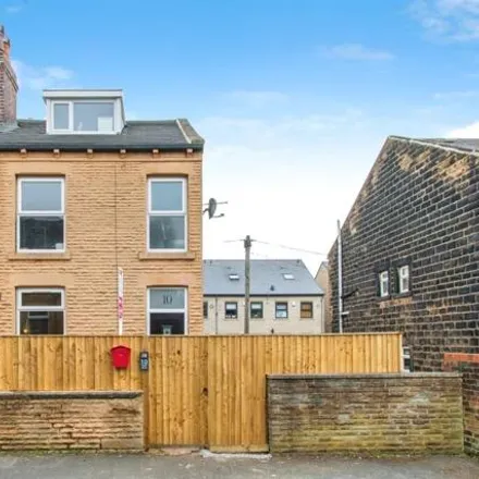 Buy this 2 bed house on Jubilee Terrace in Morley, LS27 8BL
