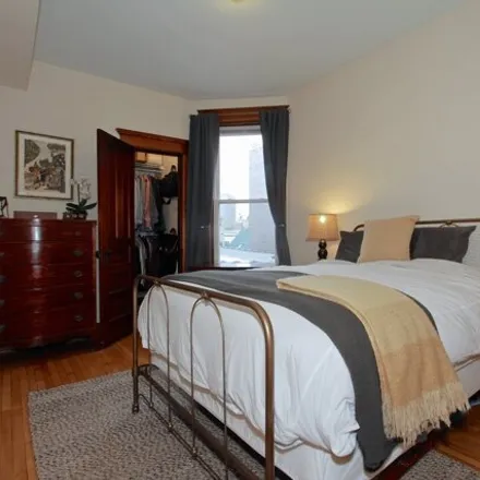 Image 4 - 852 West Buckingham Place, Chicago, IL 60657, USA - House for rent