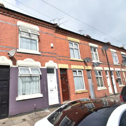 Buy this 3 bed townhouse on Masjid at-Taqwa Islamic Education Centre in 1 Harewood Street, Leicester