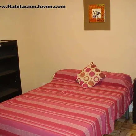 Rent this 7 bed room on 100 Montaditos in Paseo de San Francisco de Sales, 36