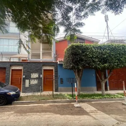 Image 2 - Institución educativa inicial Cajita De Sorpresas, Jirón Soldado Francisco la Rosa, Santiago de Surco, Lima Metropolitan Area 15054, Peru - Apartment for rent