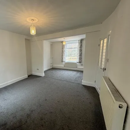 Image 2 - Park Street, Clydach Vale, CF40 2BT, United Kingdom - Townhouse for rent