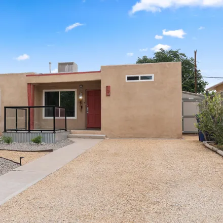 Image 2 - 502 Garfield Avenue Southeast, Albuquerque, NM 87106, USA - House for sale