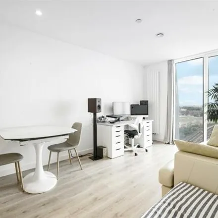 Buy this 1 bed apartment on 130 Bollo Lane in London, W3 8HW