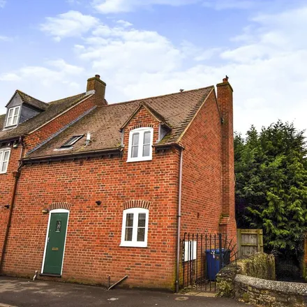 Rent this 3 bed house on Chapel Street Carpark in Chapel Mews, Bicester