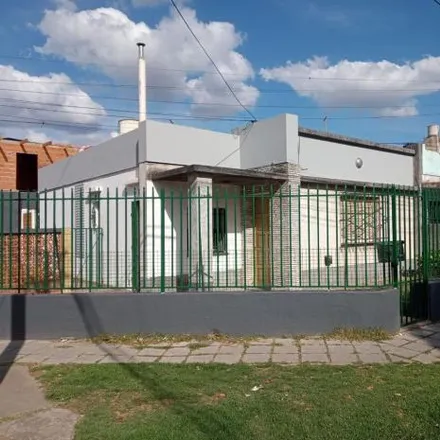 Rent this 2 bed house on Cucha Cucha 4897 in General Las Heras, Rosario