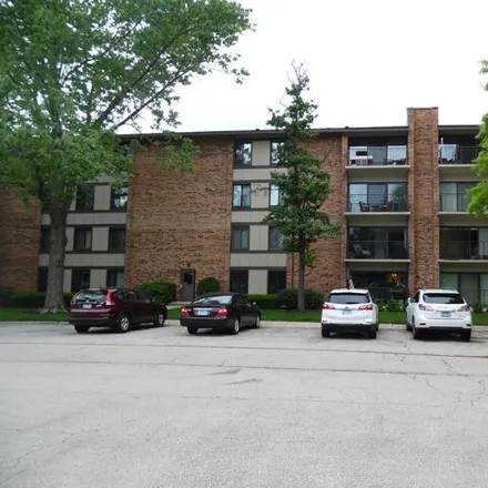 Buy this 3 bed condo on 501 Lake Hinsdale Drive in Willowbrook, DuPage County