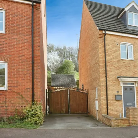 Buy this 4 bed townhouse on Eyam Way in Grantham, NG31 7FT
