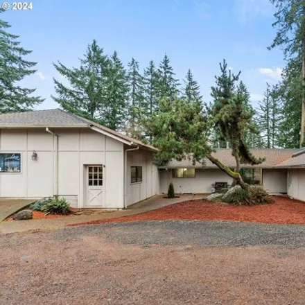 Buy this 6 bed house on 17581 South Carus Road in Clackamas County, OR 97004