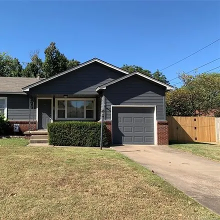 Rent this 3 bed house on 1814 South Irvington Avenue in Tulsa, OK 74112