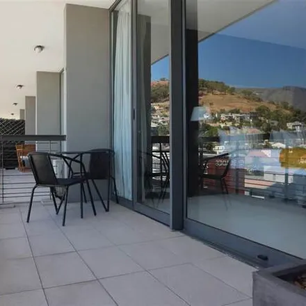 Image 5 - Metropolitan Golf Course, Bay Road, Mouille Point, Cape Town, 8005, South Africa - Apartment for rent
