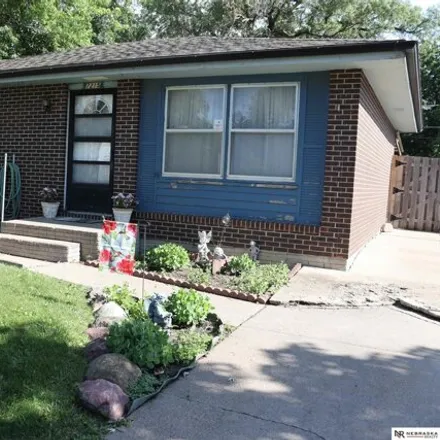 Buy this 3 bed house on 7215 Cuming St in Lincoln, Nebraska