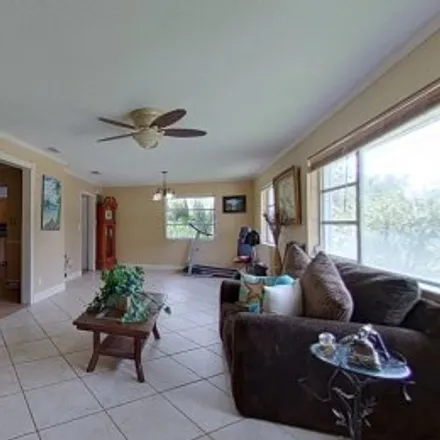 Buy this 3 bed apartment on 208 Pawnee Drive in Tomoka View, Ormond Beach