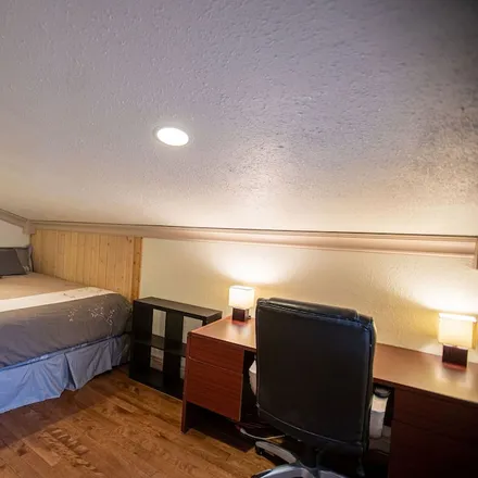 Image 5 - Days Inn & Suites Revelstoke, 301 Wright Street, Revelstoke, BC V0E 3S0, Canada - House for rent