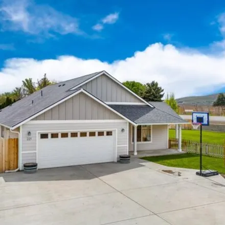Buy this 3 bed house on State Route 24 in Moxee, Yakima County