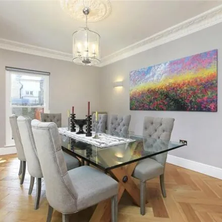 Image 7 - Crescent Grove, London, SW4 7AH, United Kingdom - House for sale