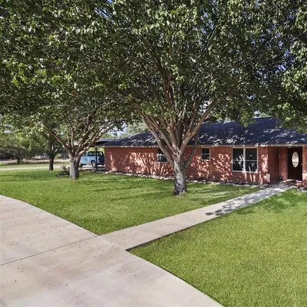 Buy this 3 bed house on 1087 North Oak Branch Road in Ellis County, TX 75167