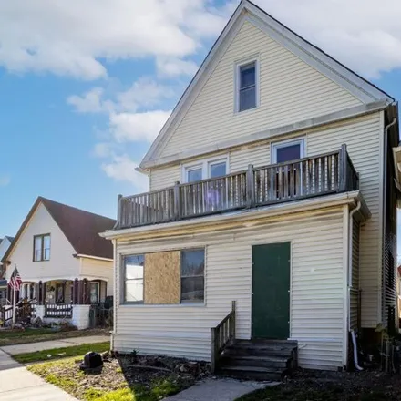 Buy this studio house on 2134 in 2134A West Forest Home Avenue, Milwaukee