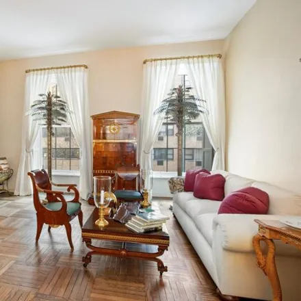 Image 7 - 121 East 81st Street, New York, NY 10028, USA - Townhouse for sale
