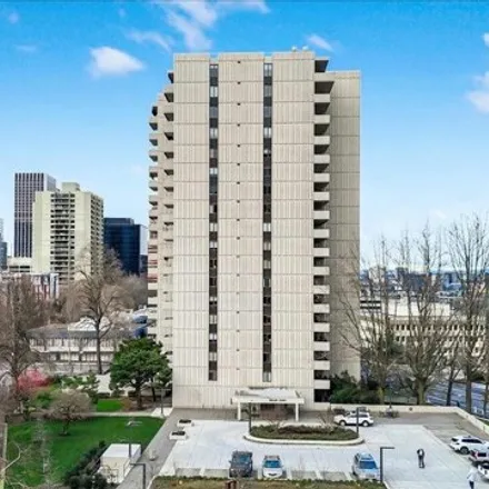 Image 1 - Lincoln Tower, 2211 Southwest 1st Avenue, Portland, OR 97201, USA - Condo for sale