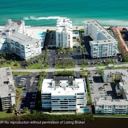 Buy this 1 bed condo on 3562 South Ocean Boulevard in South Palm Beach, Palm Beach County