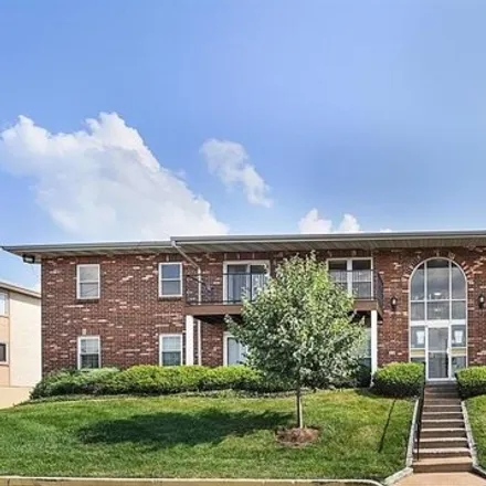 Rent this 3 bed condo on 10327 Forest Brook Lane in Saint Louis County, MO 63146