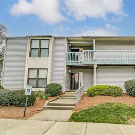 Buy this 2 bed condo on 10975 Harrowfield Road in Carmel Commons, Charlotte