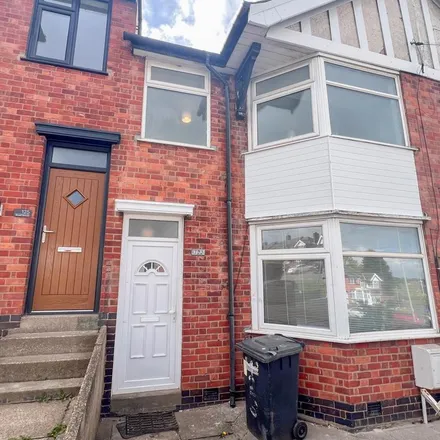 Rent this 3 bed townhouse on Broad Avenue in Leicester, LE5 4PU