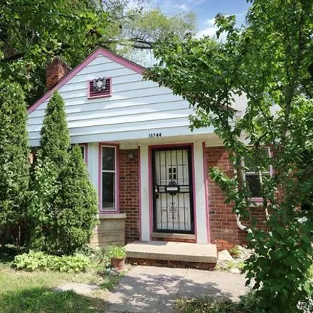 Buy this 3 bed house on Evergreen / Midland (NB) in Evergreen Avenue, Detroit