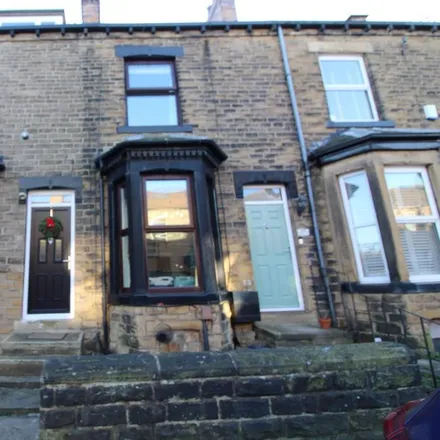Rent this 3 bed townhouse on Brunswick Road in Pudsey, LS28 7NA