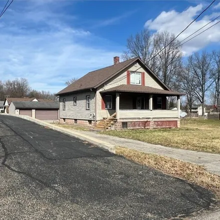 Buy this 4 bed house on 3521 Overlook Avenue Southeast in Bolindale, Trumbull County