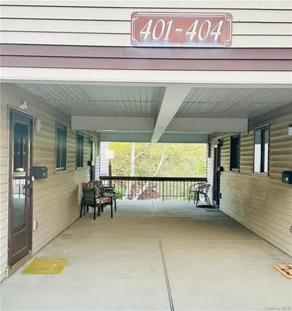 Buy this 2 bed townhouse on 404 Country Club Lane in Mount Ivy, NY 10970