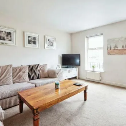 Image 5 - Raynville Garth, Leeds, LS12 2JY, United Kingdom - Townhouse for sale